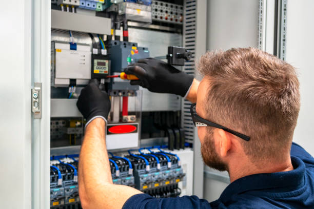 Best Emergency Electrical Repair Services  in Leavittsburg, OH